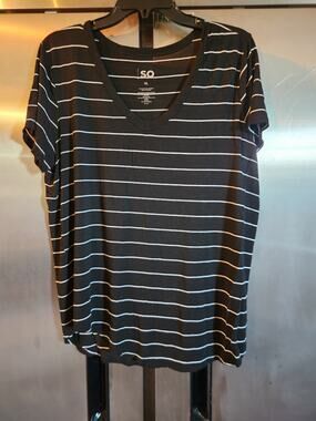 SO Black White Striped V-Neck Short Sleeve Top Size XL